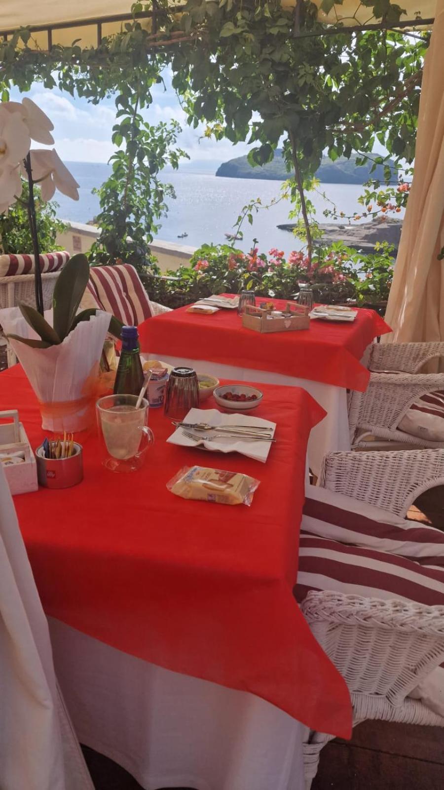 Hotel Villa Iulia Ventotene Exterior photo